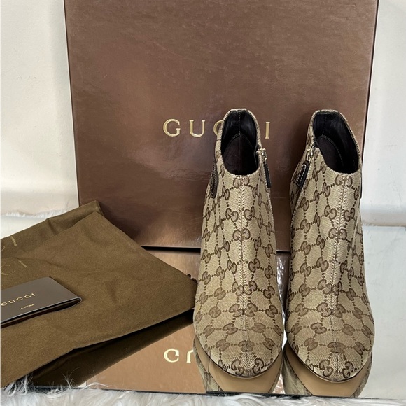 Gucci Beige Ebony Ankle Heeled Bootie - Picture 3 of 14